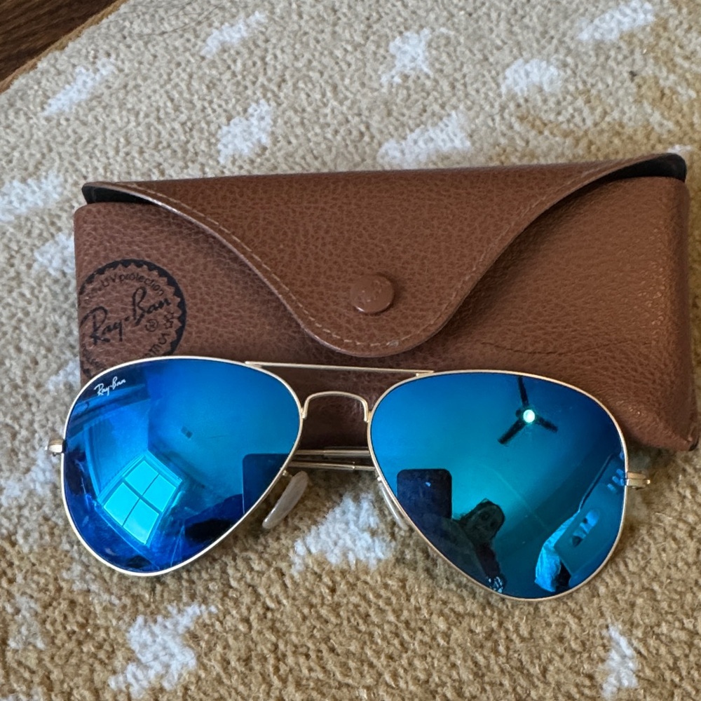 Ray-Ban Aviator Sunglasses with Reflective Blue Lenses